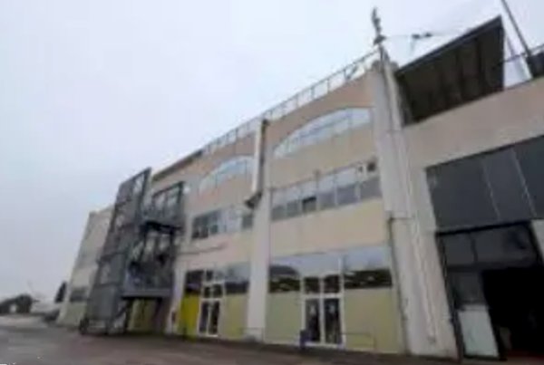 negozio in vendita a Forlì in zona Quattro