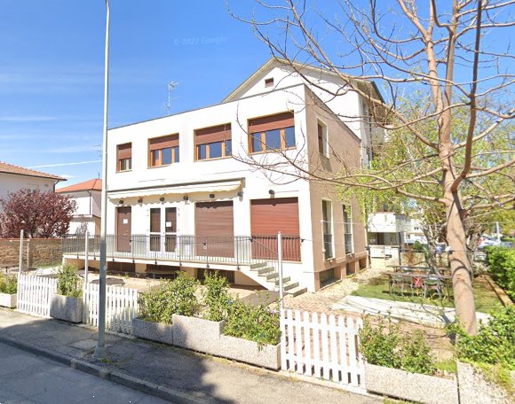 negozio in vendita a Forlì in zona Cà Ossi