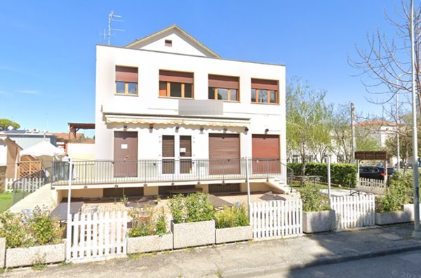 negozio in vendita a Forlì in zona Cà Ossi