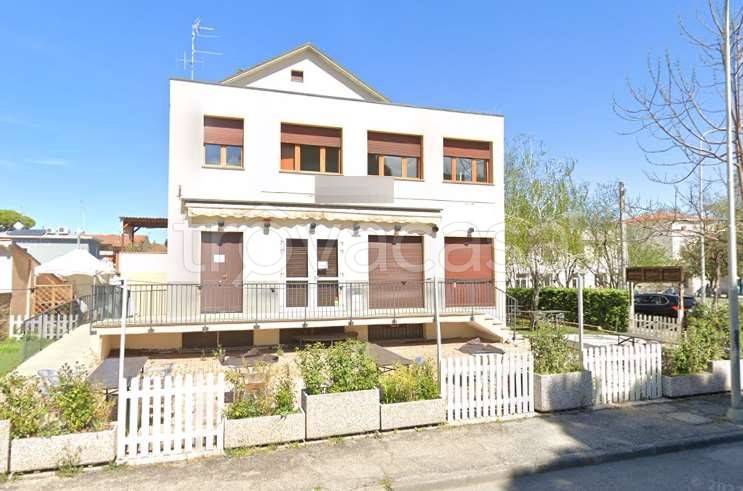 negozio in vendita a Forlì in zona Cà Ossi