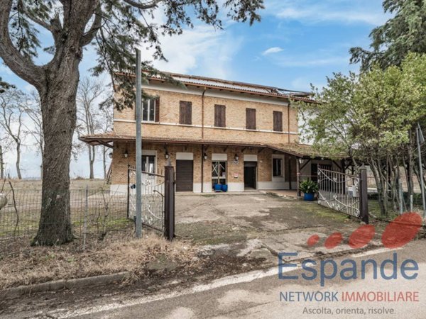 casa indipendente in vendita a Forlì