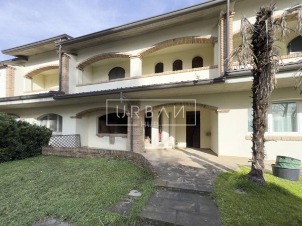 casa semindipendente in vendita a Forlì in zona San Martino in Strada