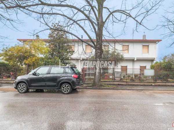 casa indipendente in vendita a Forlì in zona Coriano