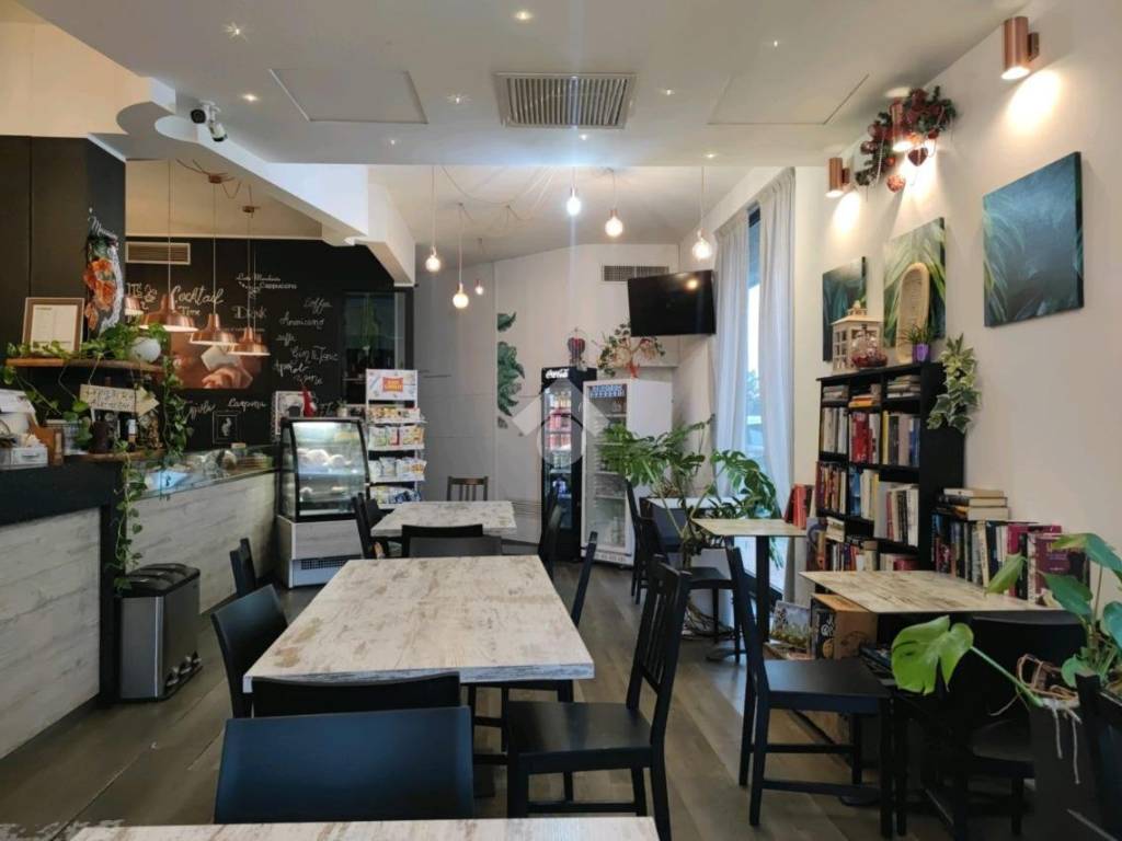 negozio in vendita a Forlì in zona Carpena