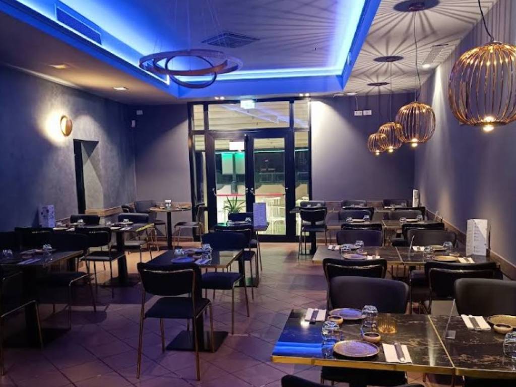 negozio in vendita a Forlì in zona Coriano