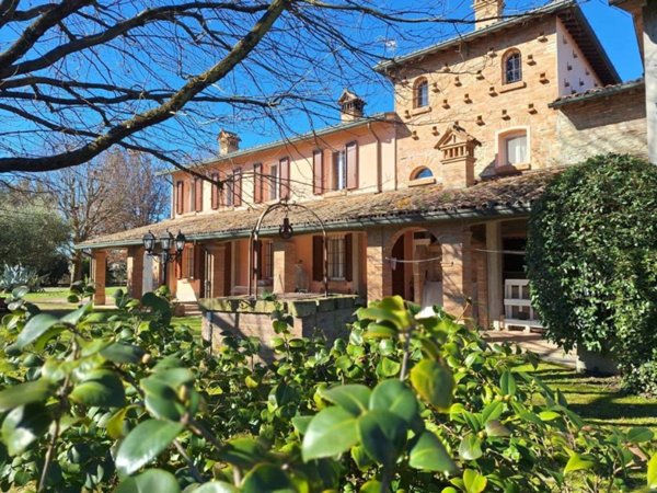 casa indipendente in vendita a Forlì in zona Carpena