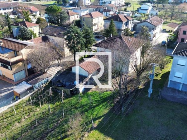 casa indipendente in vendita a Forlì in zona Villanova