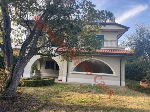 casa indipendente in vendita a Forlì