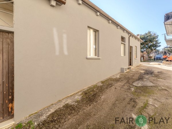 casa indipendente in vendita a Forlì