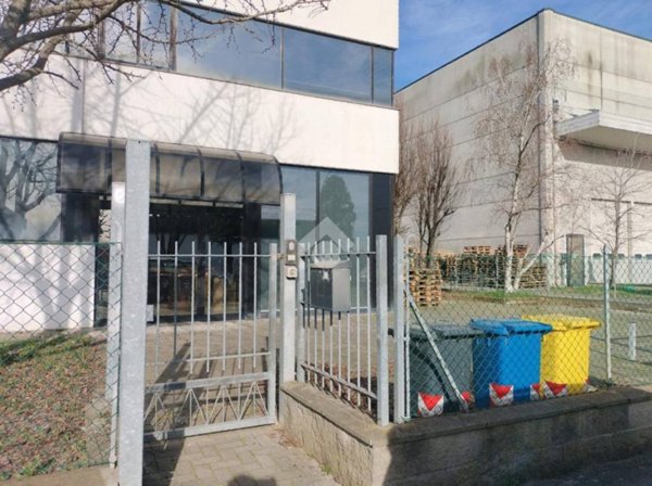 ufficio in vendita a Forlì in zona Cava