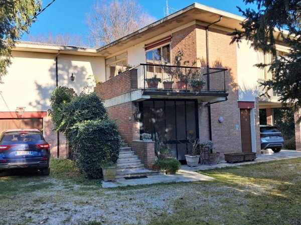 casa indipendente in vendita a Forlì in zona Cava