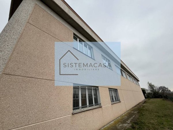 locale commerciale in vendita a Forlì in zona Pieve Acquedotto