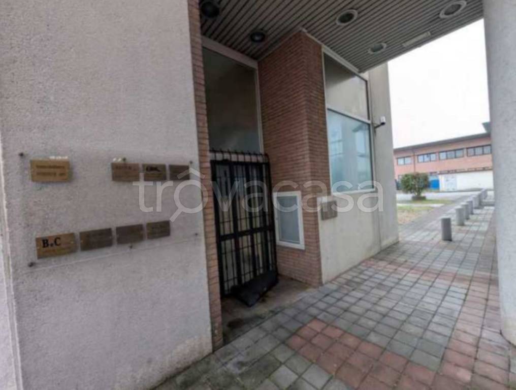 negozio in vendita a Forlì in zona Quattro