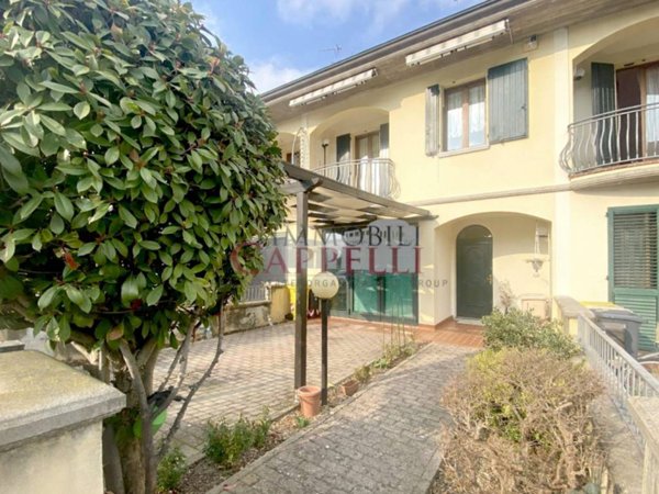 casa indipendente in vendita a Forlì in zona Selva