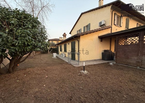casa indipendente in vendita a Forlì