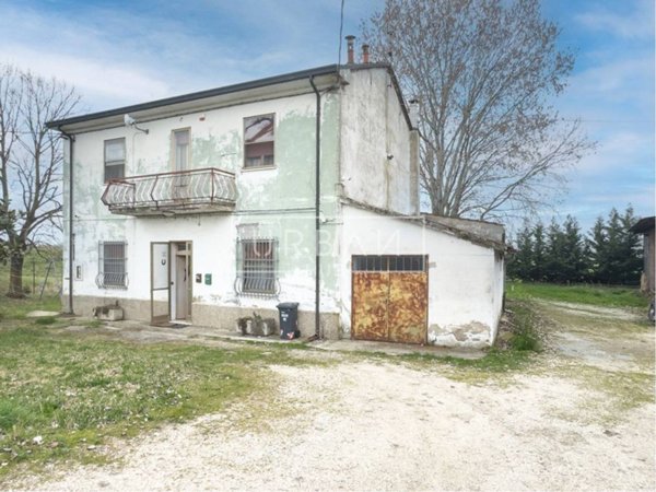 casa indipendente in vendita a Forlì in zona Casemurate