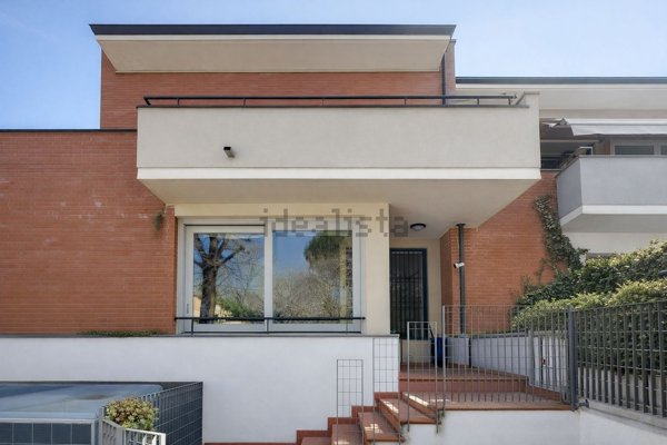 casa indipendente in vendita a Forlì