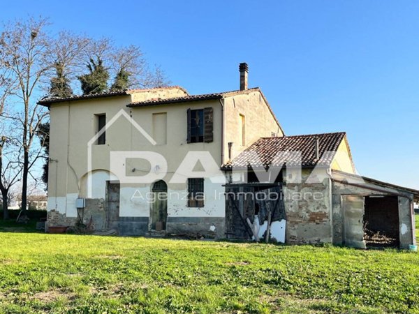 casa indipendente in vendita a Forlì in zona Quattro