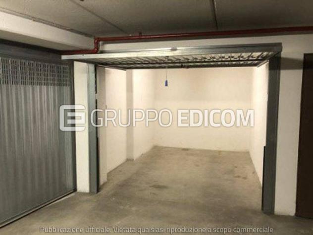 locale commerciale in vendita a Forlì