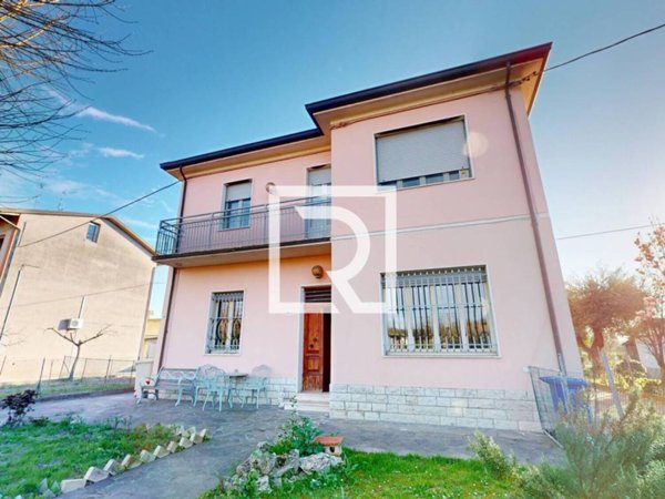 casa indipendente in vendita a Forlì in zona Ronco