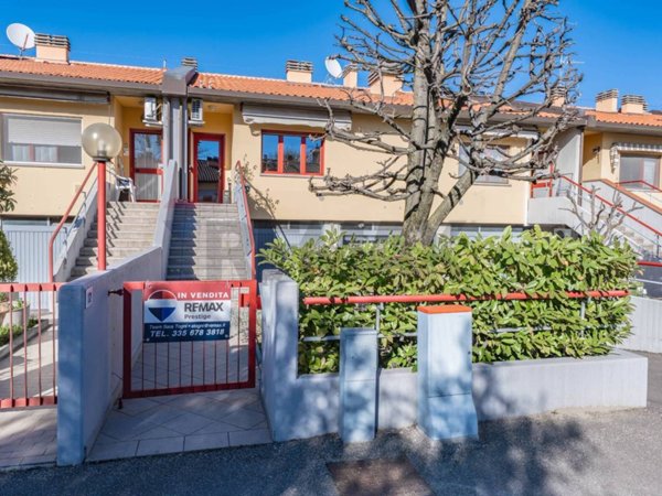 casa indipendente in vendita a Forlì