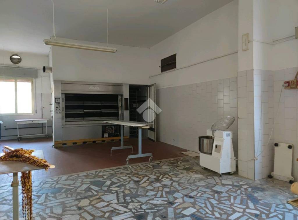 negozio in vendita a Forlì in zona Centro Storico