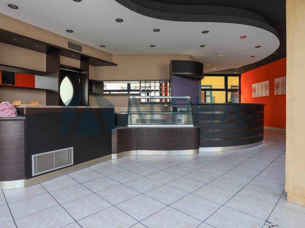 negozio in vendita a Forlì in zona San Leonardo