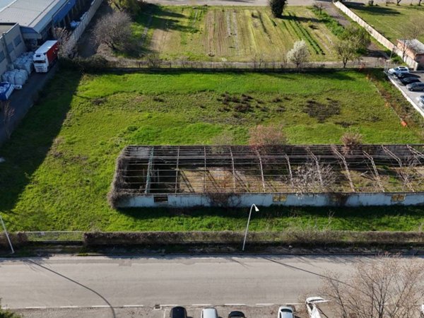 terreno edificabile in vendita a Forlì in zona Villanova