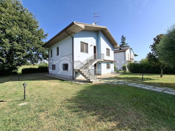 casa indipendente in vendita a Forlì in zona Grisignano