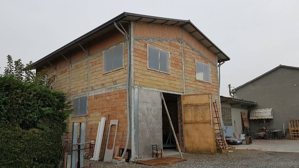 locale commerciale in vendita a Forlì in zona Villagrappa