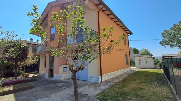 casa indipendente in vendita a Forlì in zona Ronco
