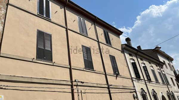 casa indipendente in vendita a Forlì in zona Centro Storico