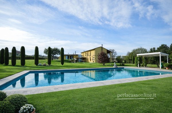 casa indipendente in vendita a Forlì in zona Vecchiazzano