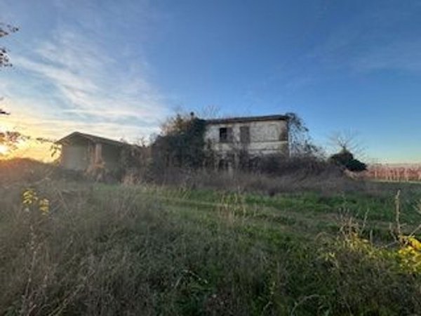 casa indipendente in vendita a Forlì in zona Centro Storico