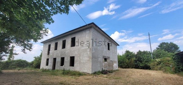 casa indipendente in vendita a Forlì in zona Barisano