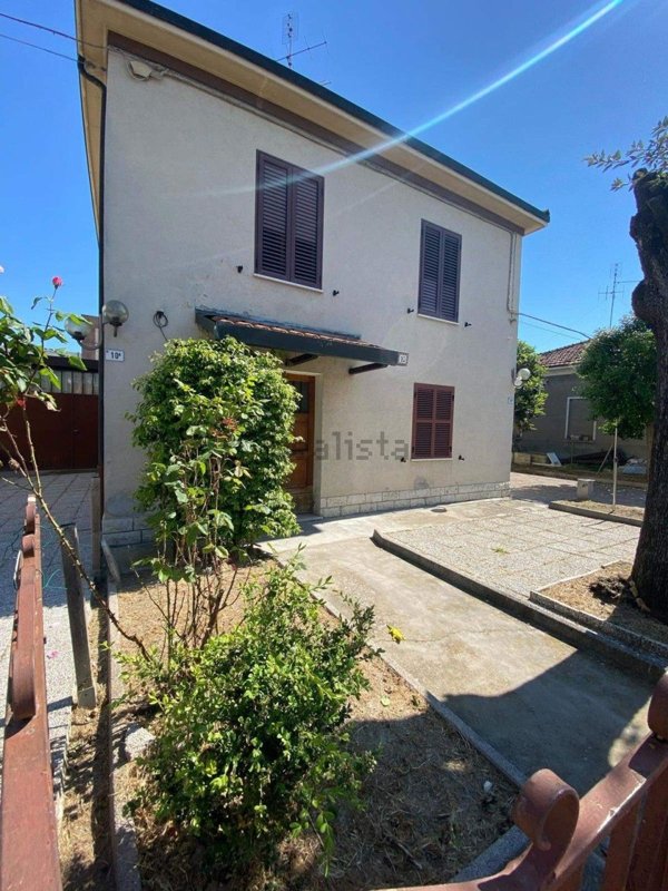 casa indipendente in vendita a Forlì