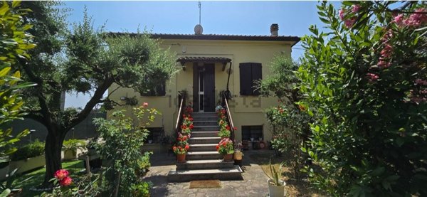 casa indipendente in vendita a Forlì