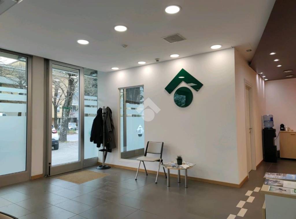 ufficio in vendita a Forlì in zona Coriano