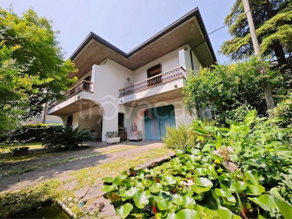 casa indipendente in vendita a Forlì