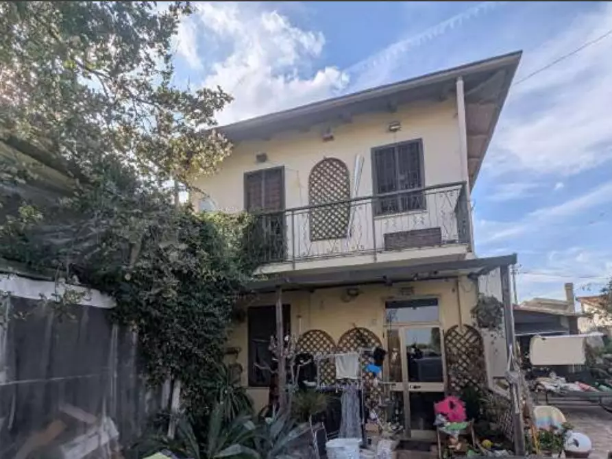 casa indipendente in vendita a Forlì