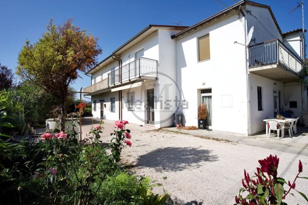 quadrivano in vendita a Forlì in zona San Martino di Villafranca