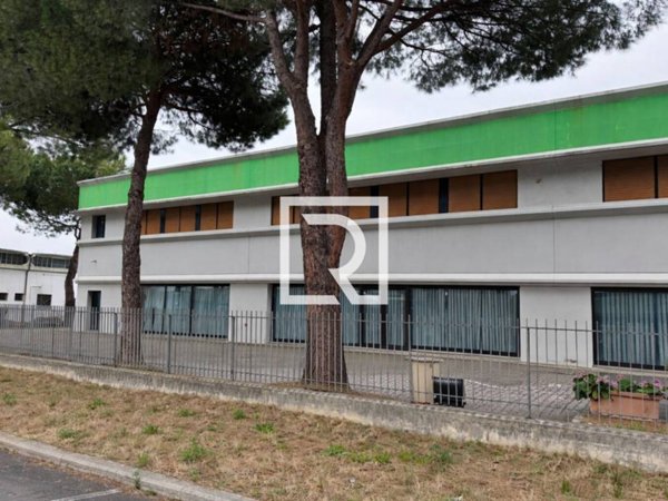 capannone in vendita a Forlì