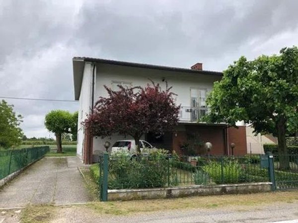 casa indipendente in vendita a Forlì
