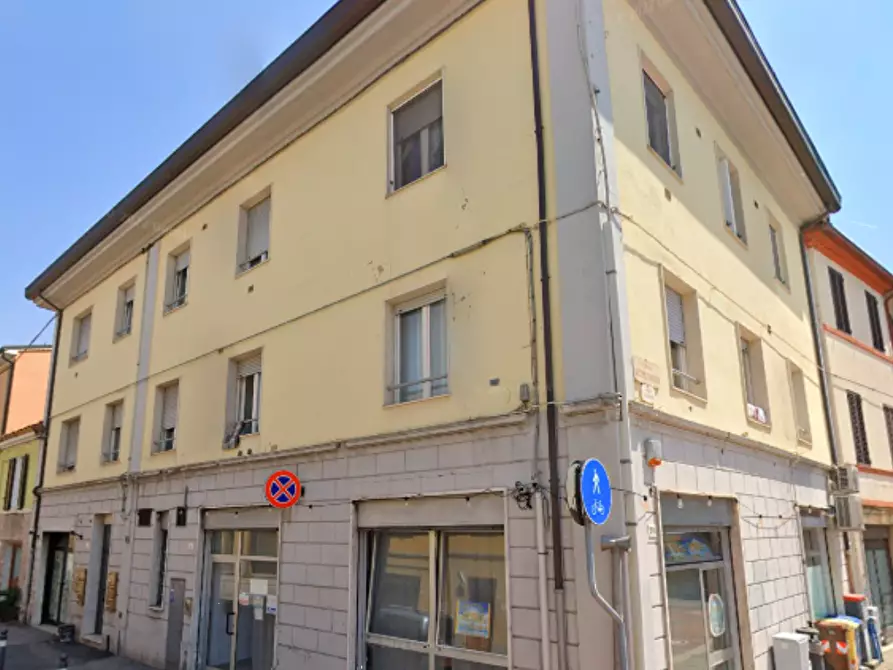 negozio in vendita a Forlì in zona Centro Storico