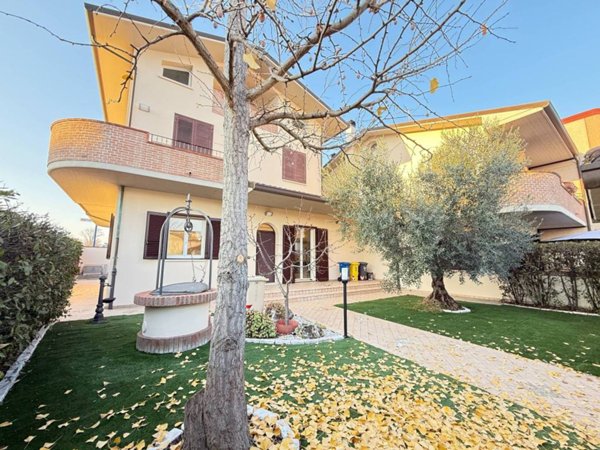 casa indipendente in vendita a Forlì in zona Coriano