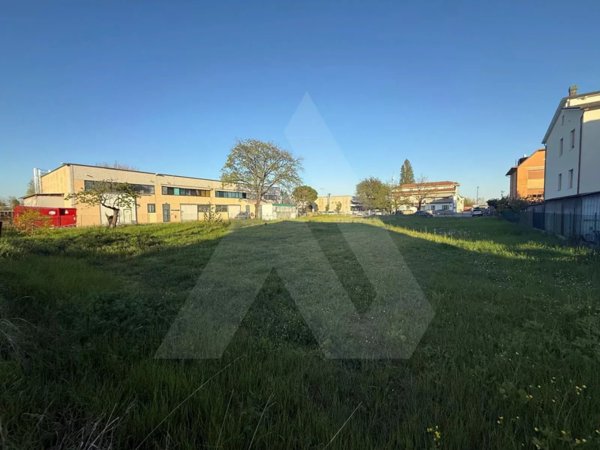 terreno edificabile in vendita a Forlì