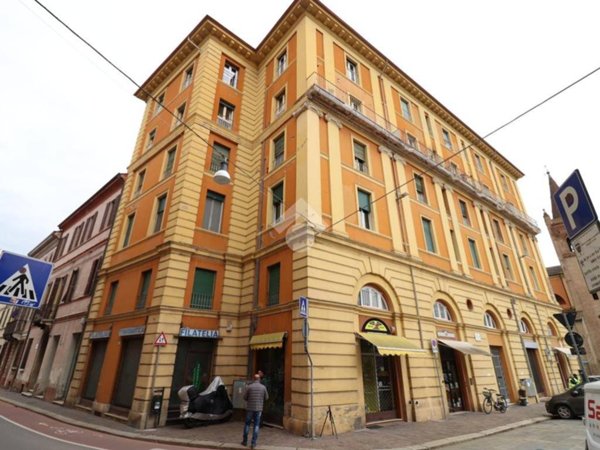 negozio in vendita a Forlì in zona Centro Storico