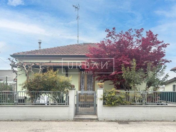 casa indipendente in vendita a Forlì in zona San Tomé