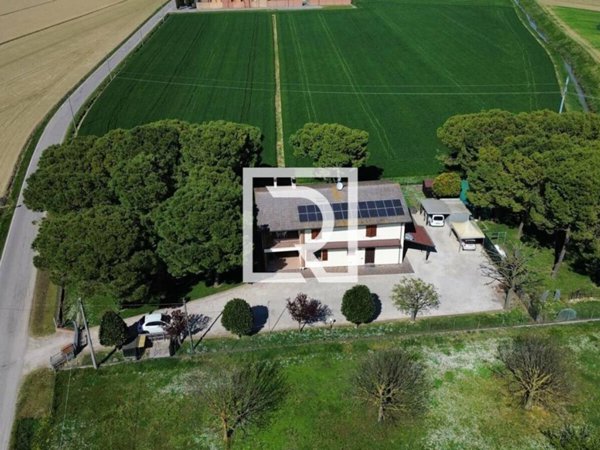 casa indipendente in vendita a Forlì in zona Casemurate