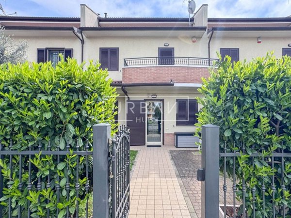 casa indipendente in vendita a Forlì in zona San Martino in Strada